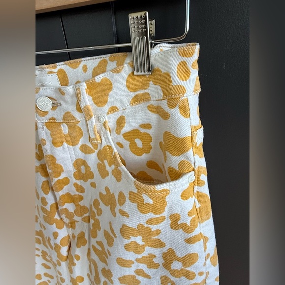 MOTHER the curbside leopard heel Yellow Floral Leopard Print Fray Hem Jeans •27 - Picture 8 of 16